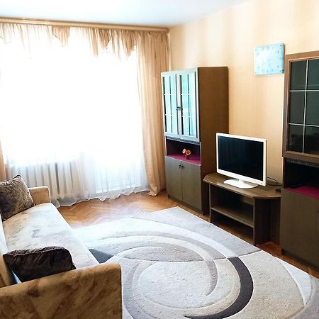 Уютная, Благоустроенная 2-Комнатная Квартира, Wifi Appartement Bobruisk Buitenkant foto