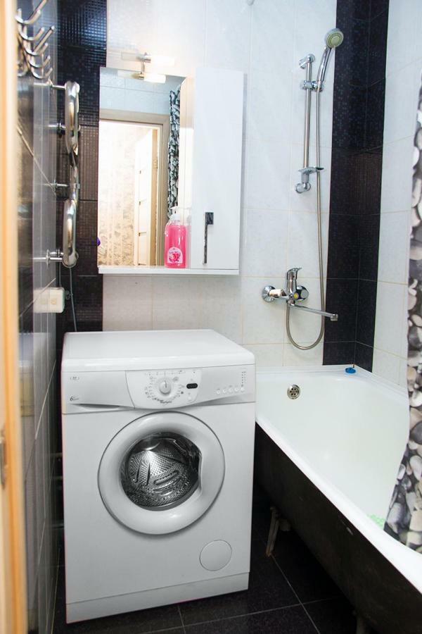 Уютная, Благоустроенная 2-Комнатная Квартира, Wifi Appartement Bobruisk Buitenkant foto